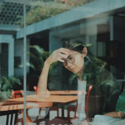 Coach pour timides pour vous aider à surmonter la timidité et gagner en confiance en soi. Programmes de coaching personnalisés disponibles.