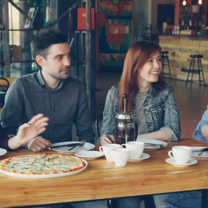 Coach pour timides pour vous aider à surmonter la timidité et gagner en confiance en soi. Programmes de coaching personnalisés disponibles.