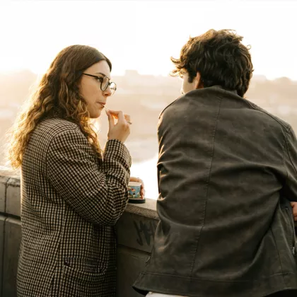 Coach pour timides pour vous aider à surmonter la timidité et gagner en confiance en soi. Programmes de coaching personnalisés disponibles.